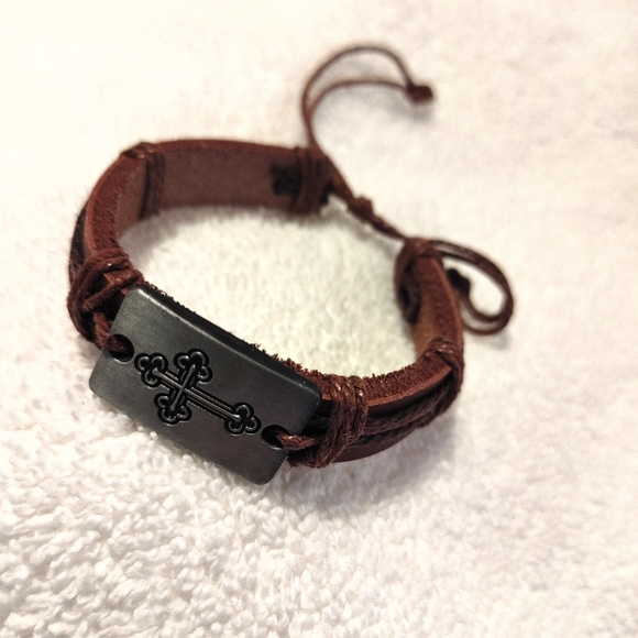 Men's Cross Bracelet Size OS - Picture 5 of 6